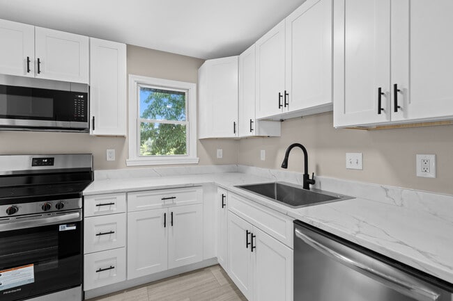 1411 Caulks Hill Rd