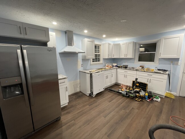 New Cabinet & Counter-top Kitchen - 8 Proctor St Unit Apartment 1