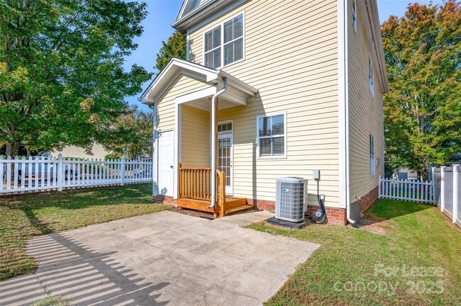 Photo - 104 Kensington St