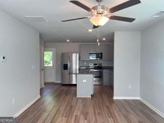 Photo - 431 Camella Cir