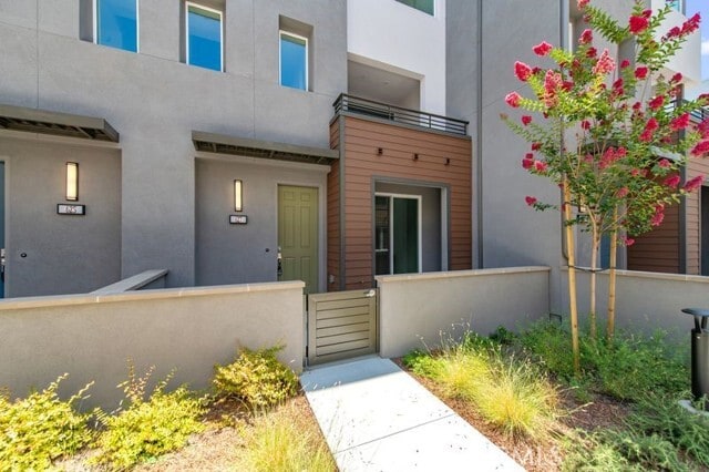 Photo - 627 S Lyon St Condo