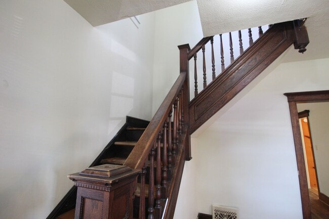 263 Old South High St