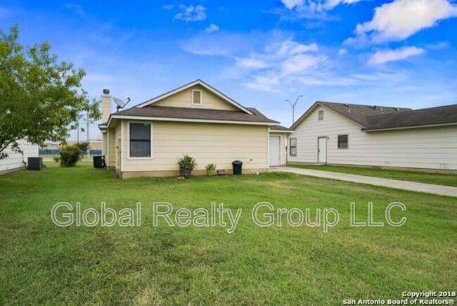 Building Photo - 1017 Schertz Pkwy