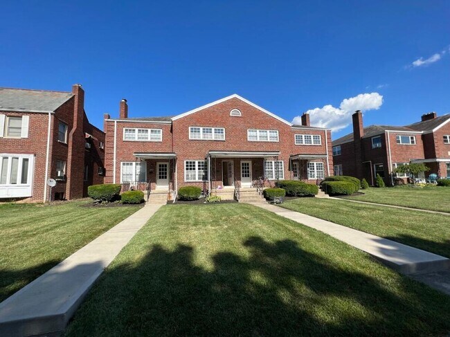 Photo - 1658 Westwood Ave Apartamento