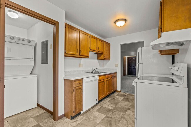 Photo - Pine Grove Apartments