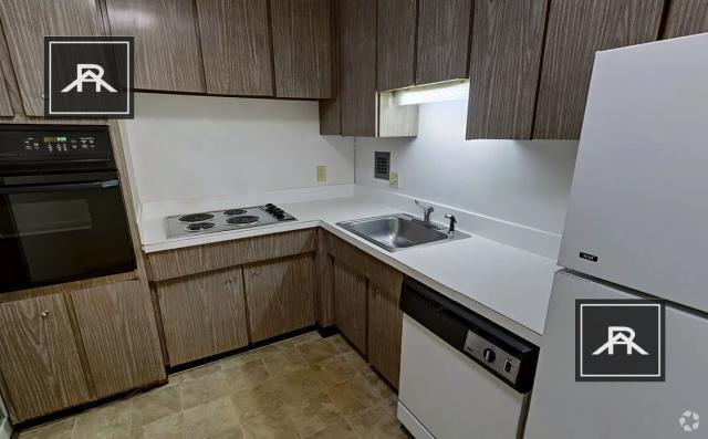 Building Photo - 2 bedroom in Brighton MA 02135 Unit 212 Rental