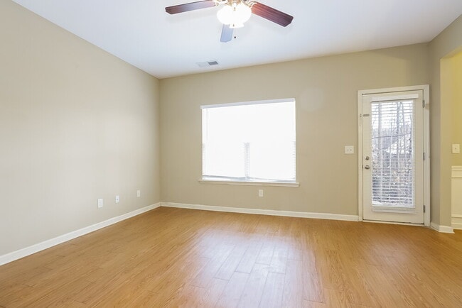 Photo - 496 Hill Crest Cir