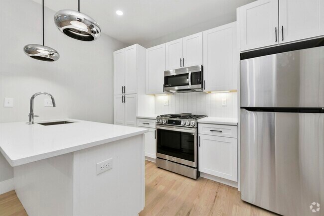 Building Photo - 184 Paris St Unit #2 Rental