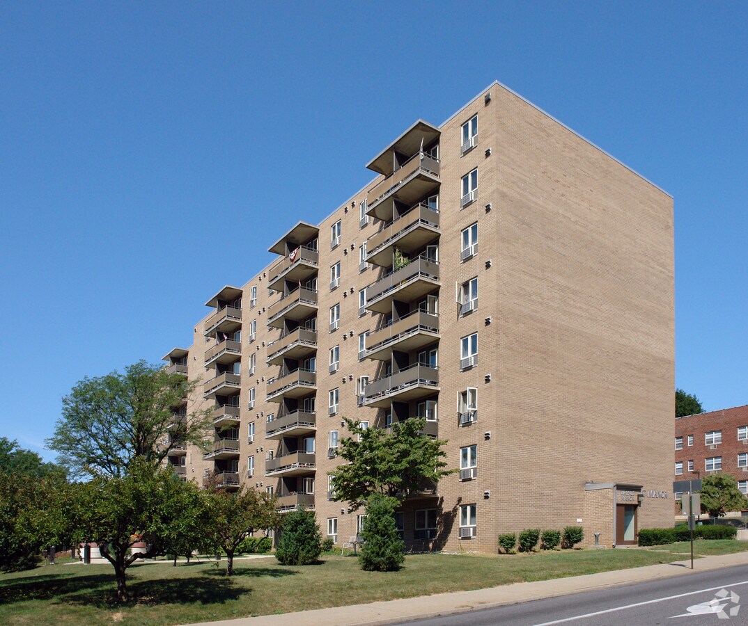 Walnut Manor - Walnut Manor Apartments