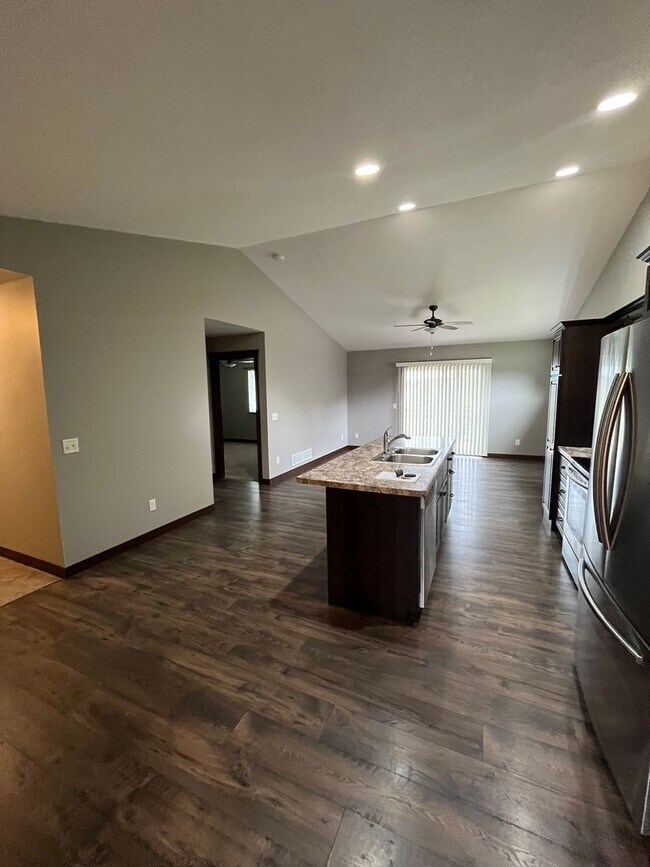 Photo - 3302 White Oak Ln