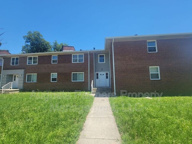 Building Photo - 112 3rd St Unit F