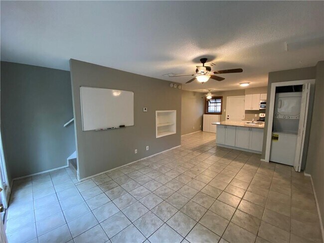 Photo - 2413 Leon St Unit 101