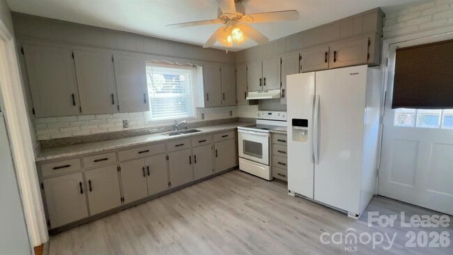 Photo - 715 Tom Hunter Rd