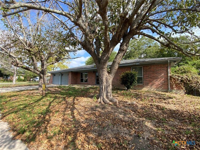 Photo - 1613 Miranda Ave