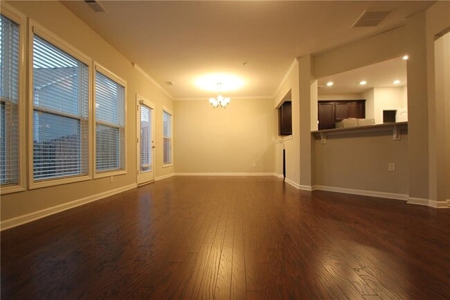 Photo - 1260 Elderwood Way