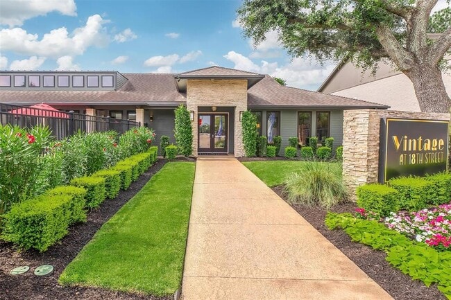 Photo - 1700 Seaspray Ct Apartamento Unidad 1227