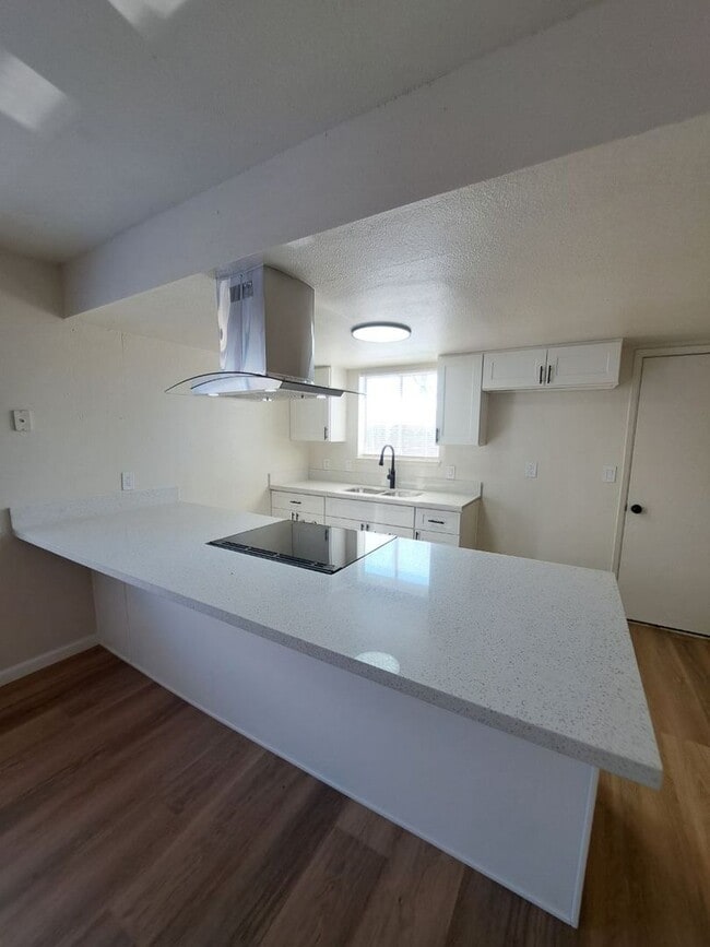 Photo - 546/550 E Polk St Unit 550