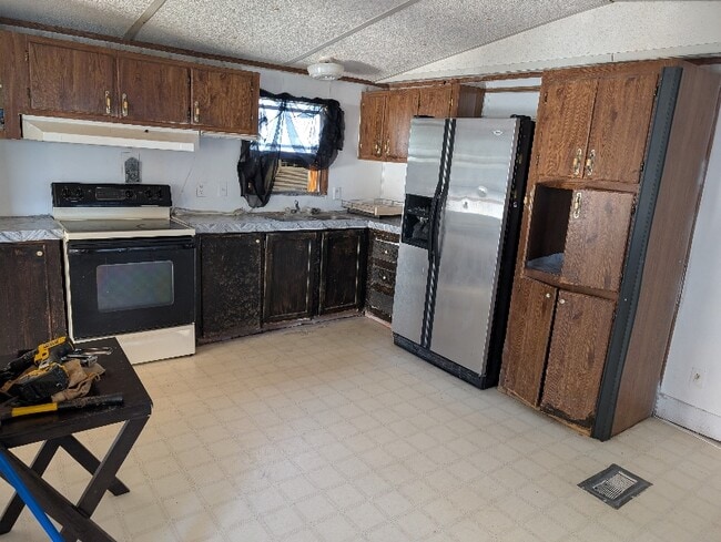 Photo - 215 Cora Ave