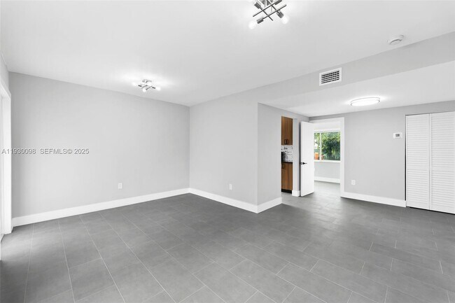 Photo - 2361 NW 15th St Unidad 2361