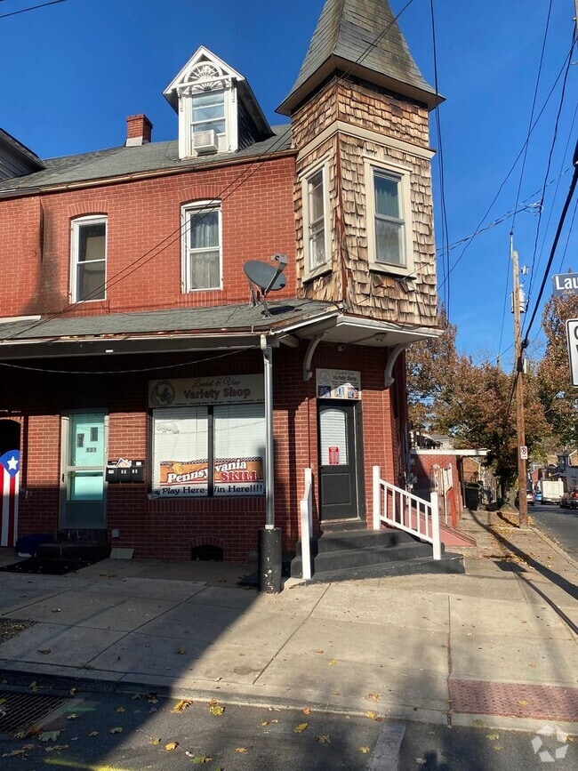 Building Photo - 121 Laurel St Unit 121 LAUREL AVE. #1 Rental