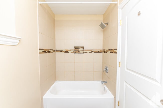 Photo - 1124 W Roscoe St Unit G