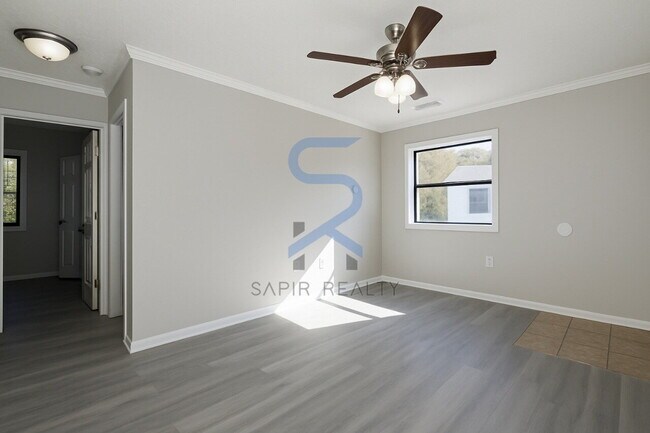 Photo - Move in before November 15th and get $100 ... Unidad 16