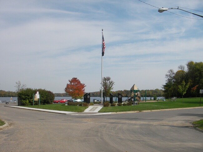 Photo - Grandview Apartments