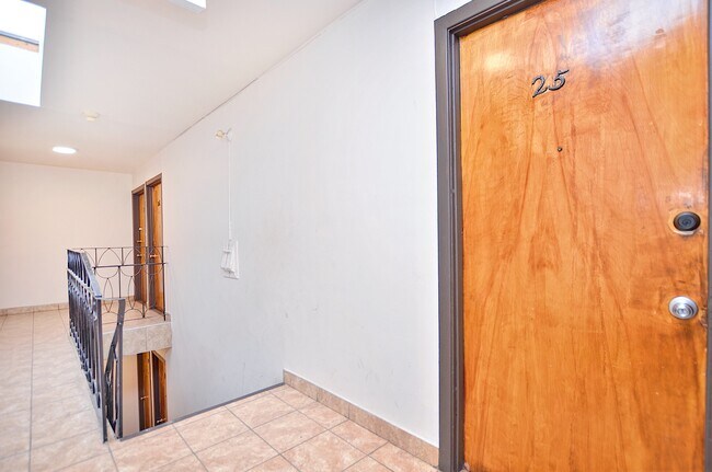 Photo - 5665 Boul Henri-Bourassa E Unit 25