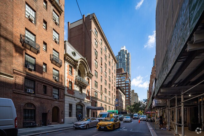 Photo - 125 E 63rd St