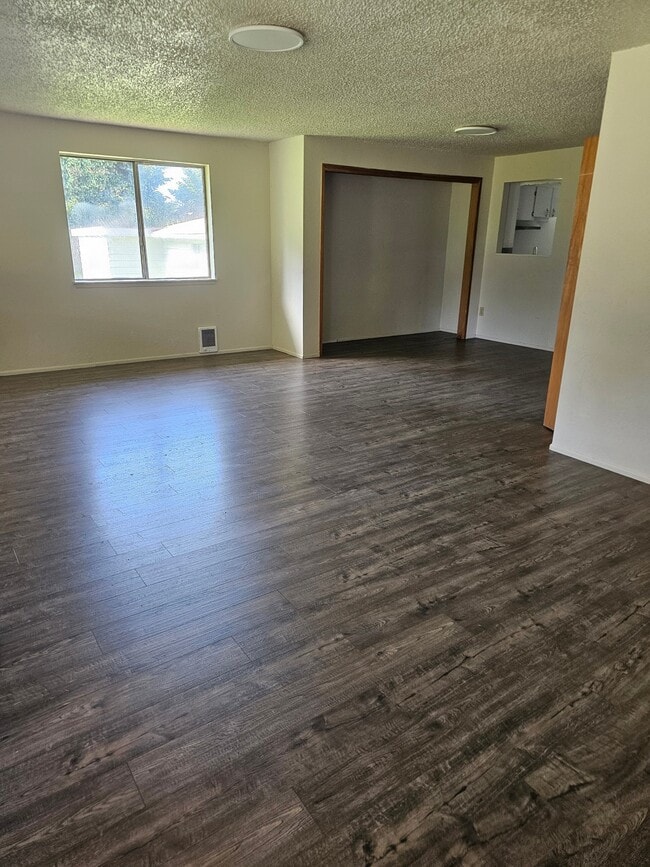 Photo - 7519 Lakewood Dr W