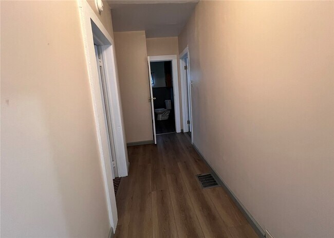 Photo - 912 Magee St