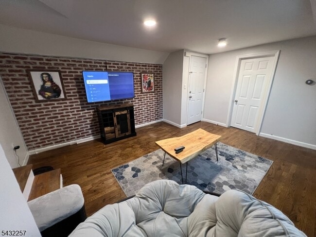 Photo - 120 Stone St Unit 3