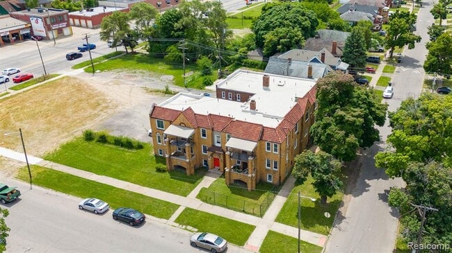 Photo - 13535 La Salle Blvd