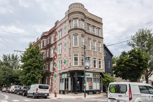 Building Photo - 818 W 18th St Rental