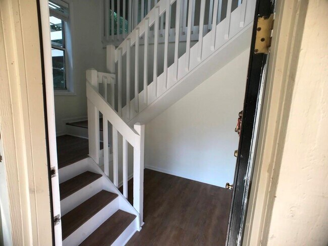 Photo - 1104 Riverview Dr