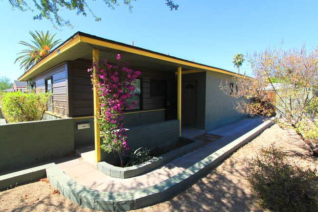 Entrance - 906 W Campbell Ave House