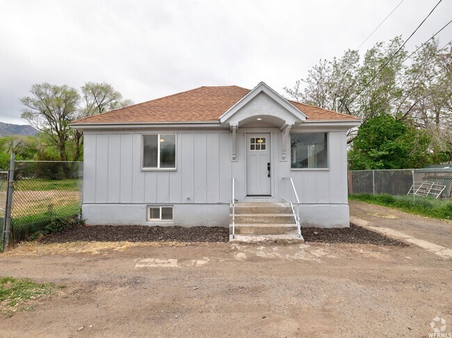 Building Photo - Brand New Updated studio home is a must se...