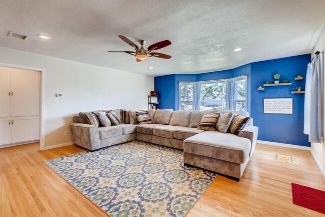 Photo - !!!MOVE IN SPECIAL - 50% off !!! Upgraded ...