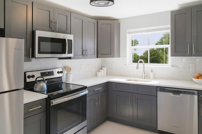 Building Photo - The Highland Collection Rental