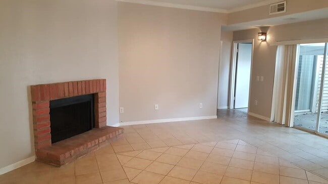 Photo - 9809 Richmond Ave. Unidad G12