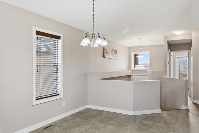 Photo - 84 Panora Cl NW