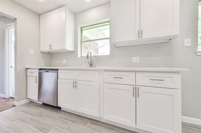 Photo - 9631 Bundy Ln