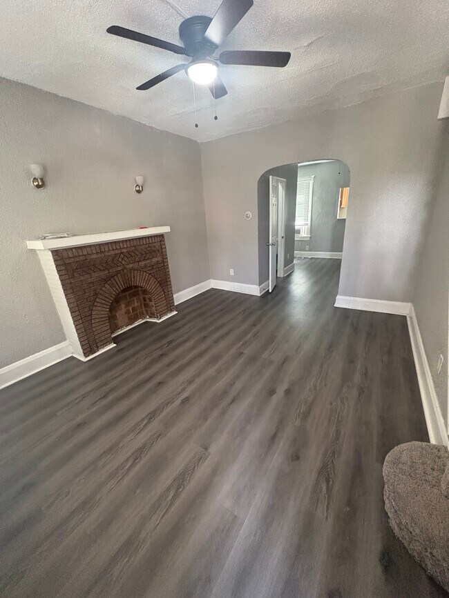 Photo - 3309 Presstman St