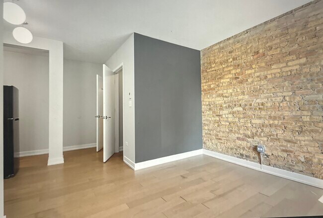 Photo - 6018 N Winthrop Ave Unit 202