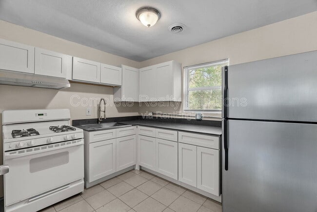 Photo - 10140 Earl Dr