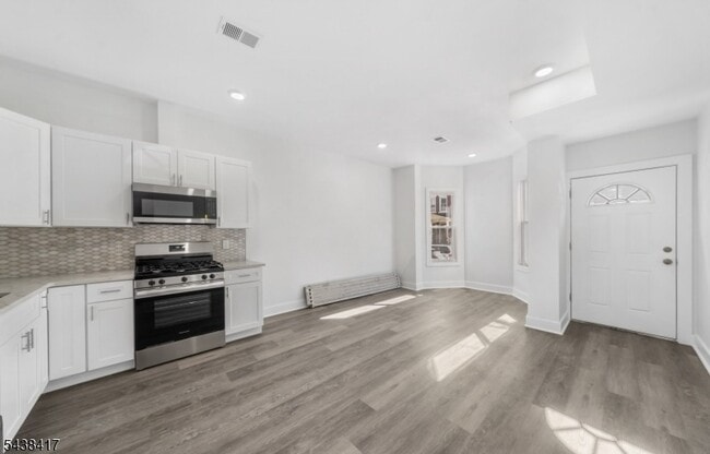 Building Photo - 1119 Hampton Pl Unit 1