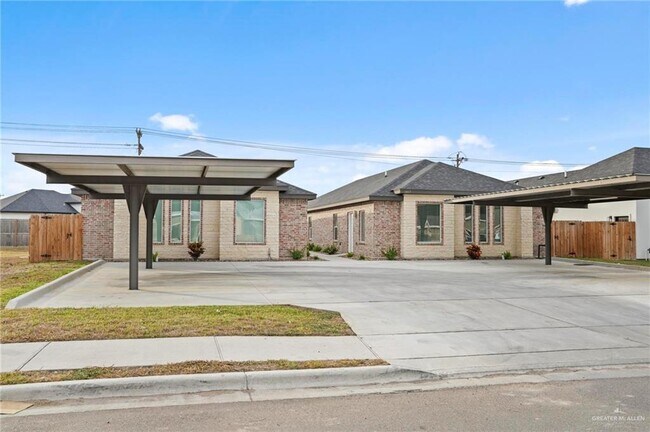 Photo - 16 Xanthia S St Unit 2