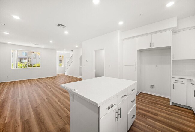 7347 Solstice Pl