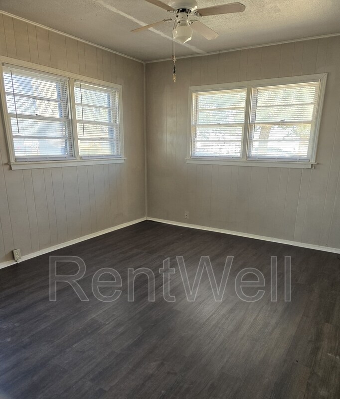 Photo - 1106 E Broadway St