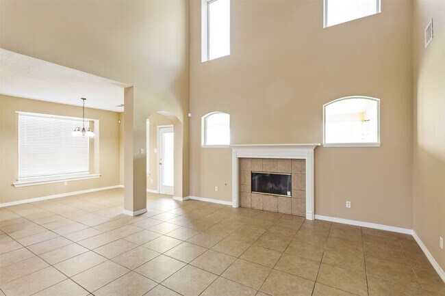 Photo - 18714 Aquatic Dr